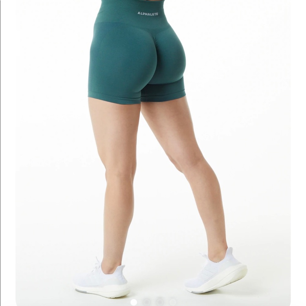 COPY - Alphalete Amplify Short 4.5" - Pier Blue
S